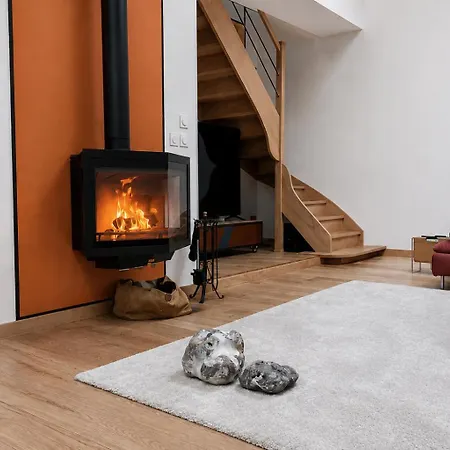 Loft Avec Jacuzzi, Salle De Sport Et Garage Moto Hébergement de vacances
