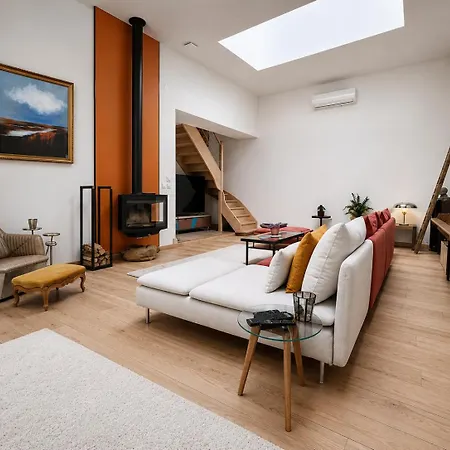 Hébergement de vacances Loft Avec Jacuzzi, Salle De Sport Et Garage Moto Lille